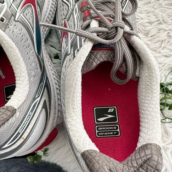 BROOKS Women’s Ghost 8 Gray Merallic Silver Pink Running Shoes sz 8.5 Wide - Picture 8 of 10